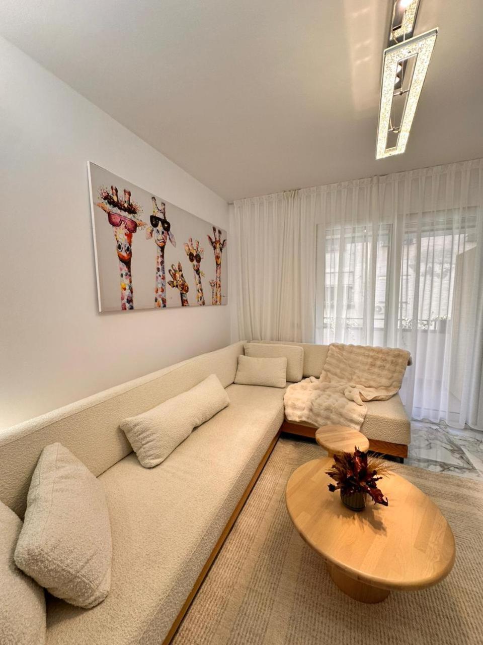 Agate City Center Apartment Τίρανα Εξωτερικό φωτογραφία